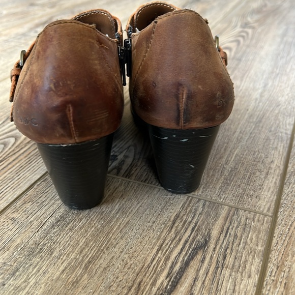 BOC Born Brown Leather Stack Heel Zip Double Buckle Ankle Boots Sz 8.5 EU 40 - Picture 5 of 14